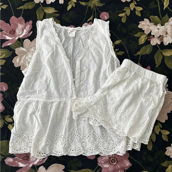 Shabby Chic White Eyelet Lace Sleepwear Set - Picture 1 of 5